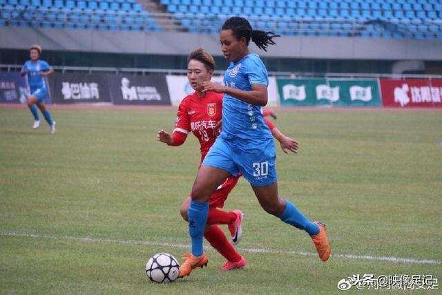 年轻右后卫首秀建功，意大利强势领先土耳其